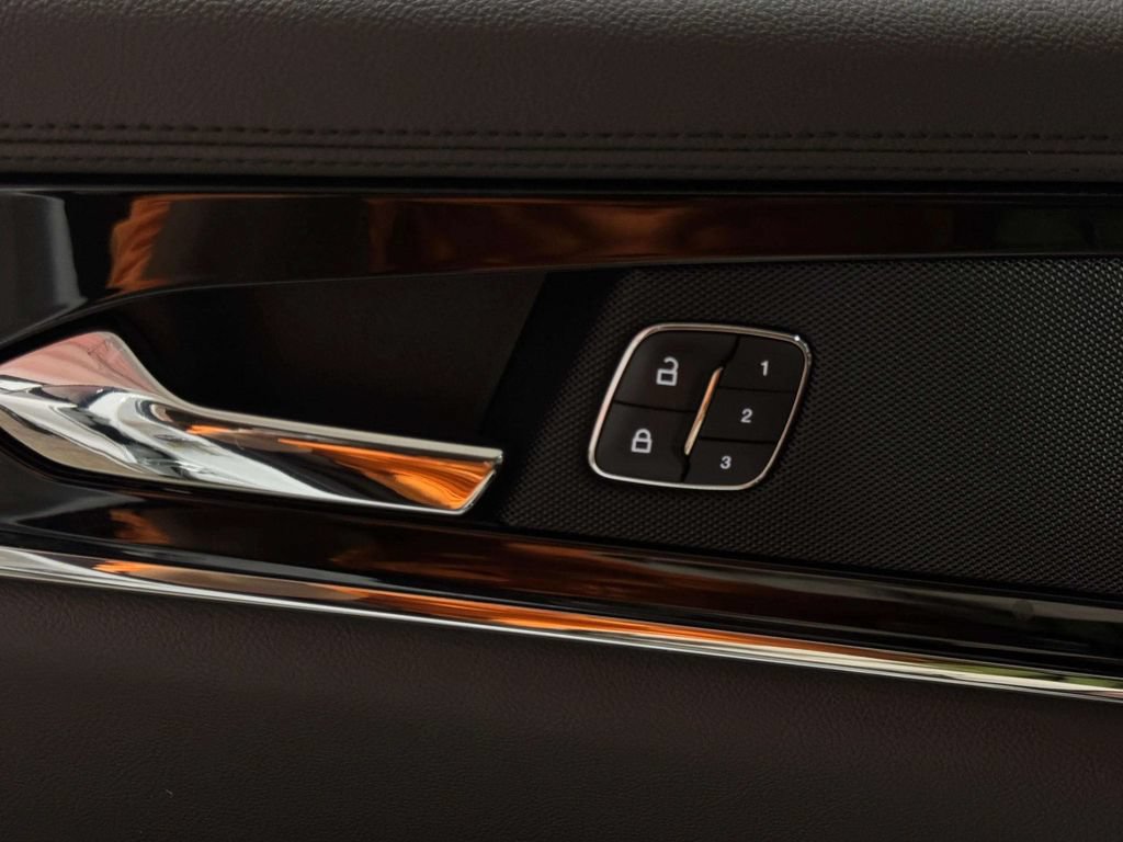 Certified 2022 Lincoln Nautilus FWD image 9
