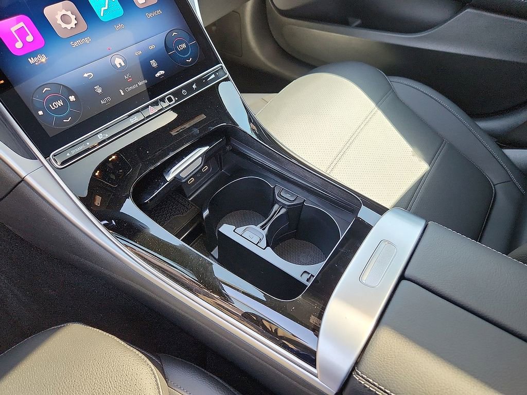 Used 2025 Mercedes-Benz C 300 Sedan image 22
