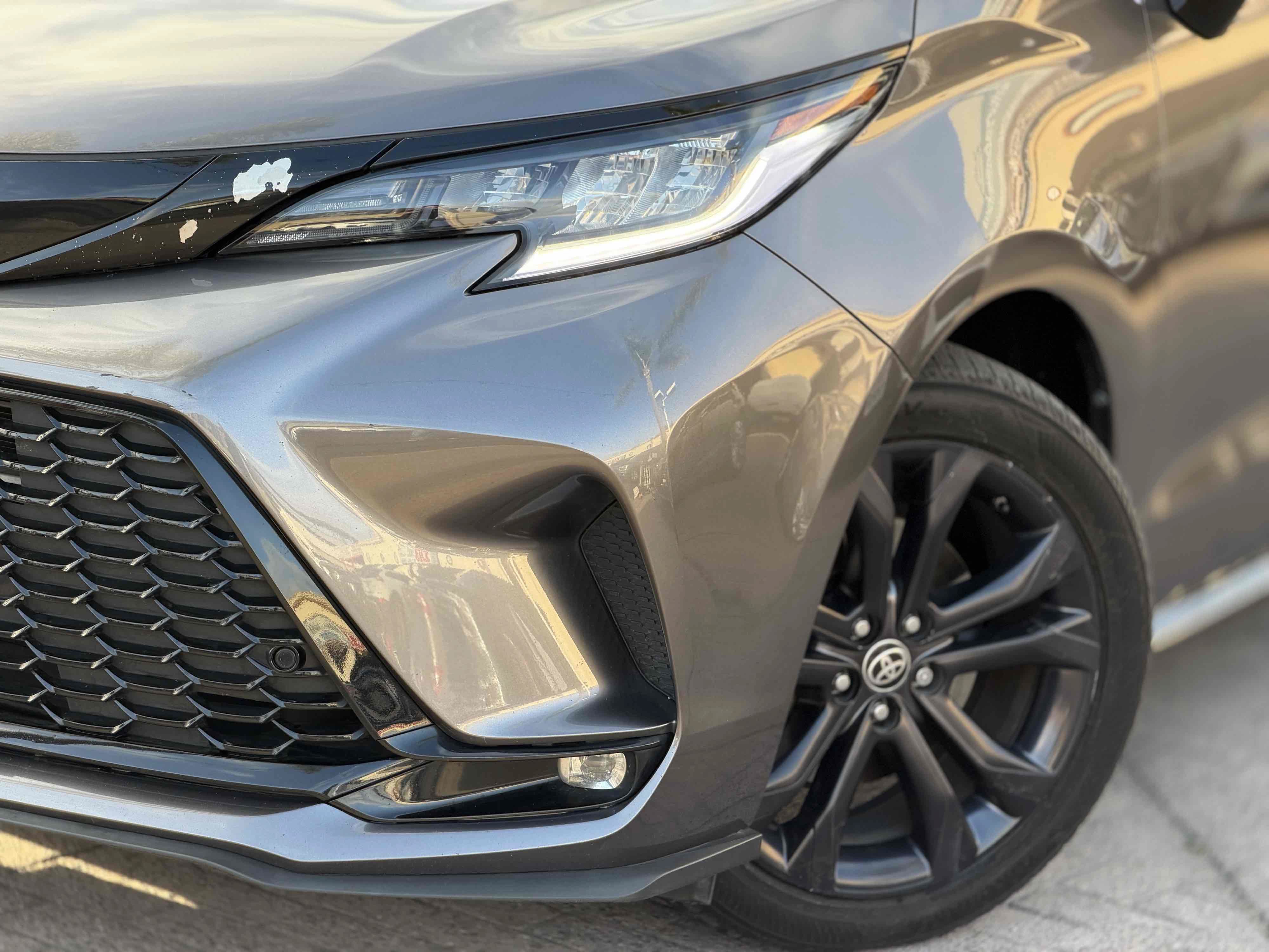 Used 2022 Toyota Sienna XSE w/ XSE Plus Package FWD image 6