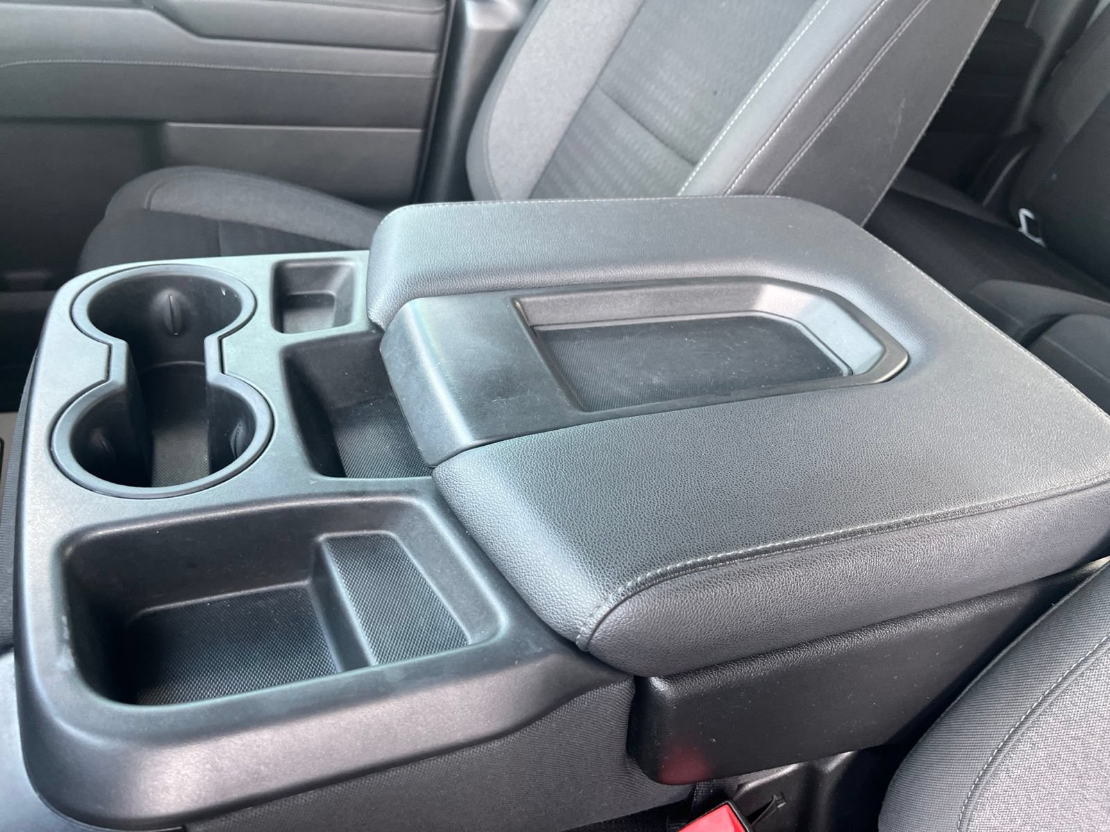 Used 2022 Chevrolet Silverado 1500 LT AWD/4WD image 23