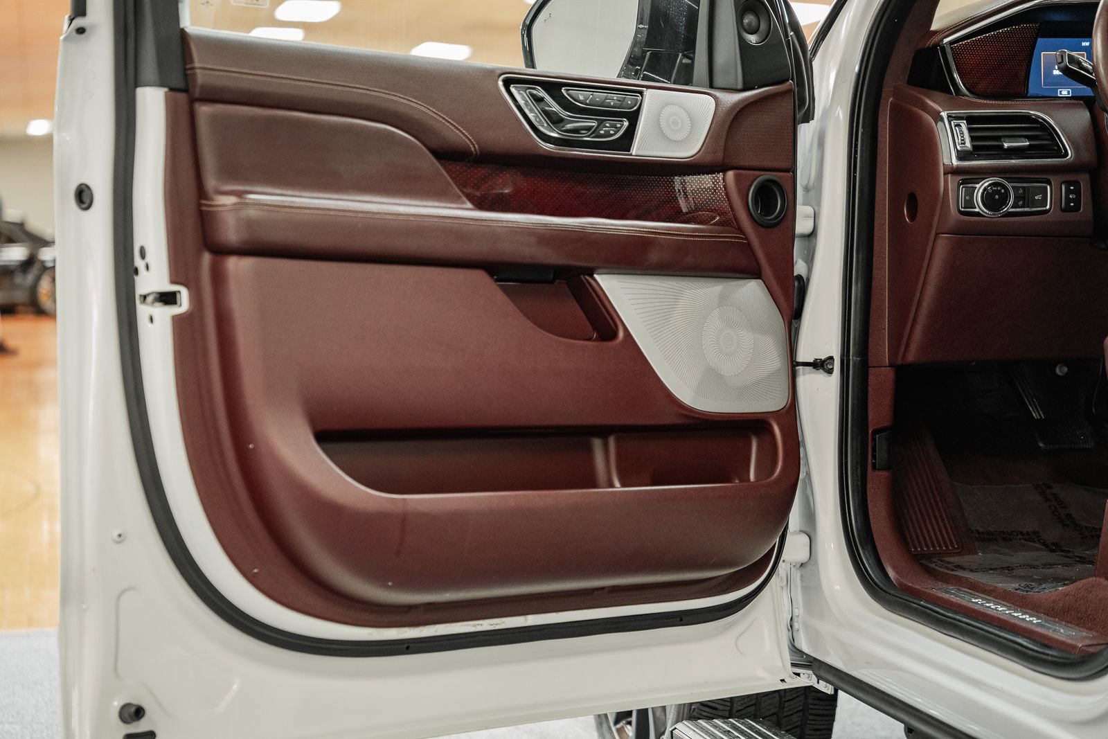 Used 2021 Lincoln Navigator L Black Label w/ Special Edition Package image 44