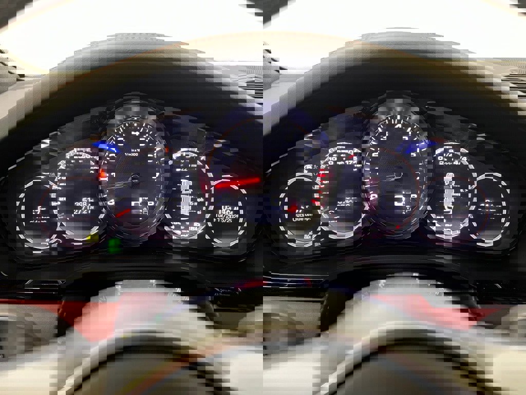 Used 2022 Porsche Cayenne S image 32