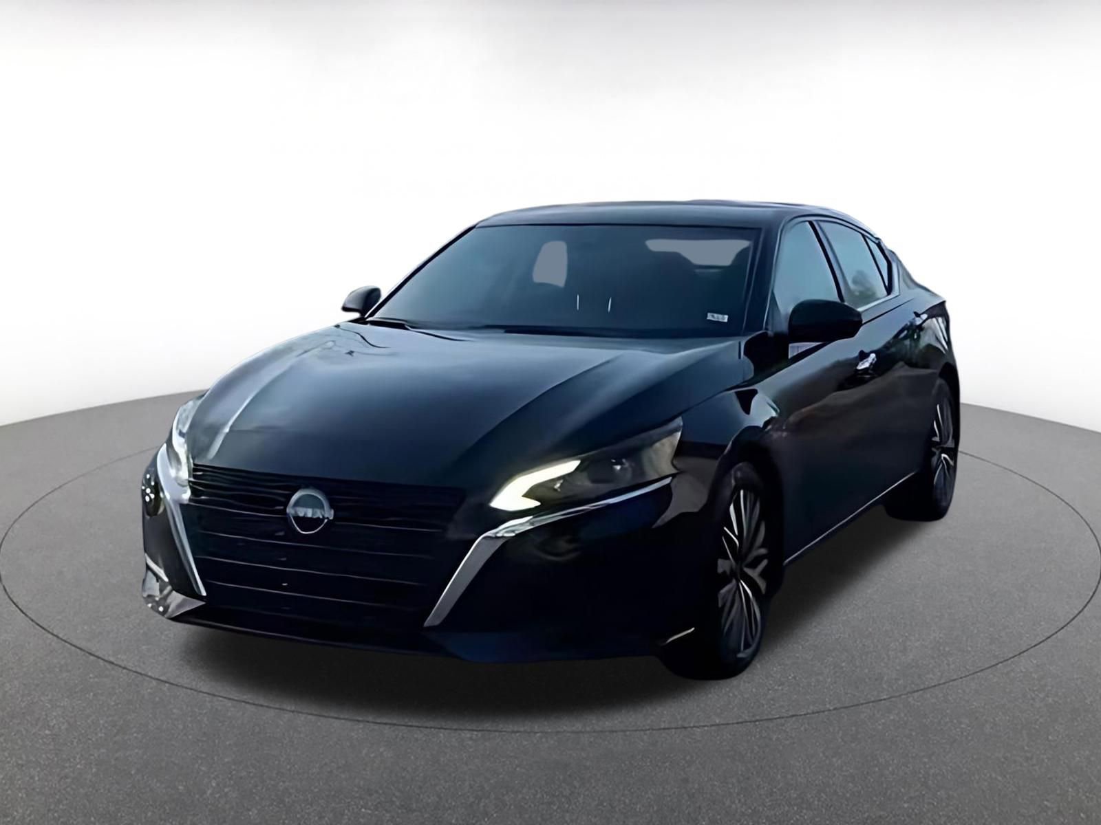 Used 2025 Nissan Altima 2.5 SV FWD image 4
