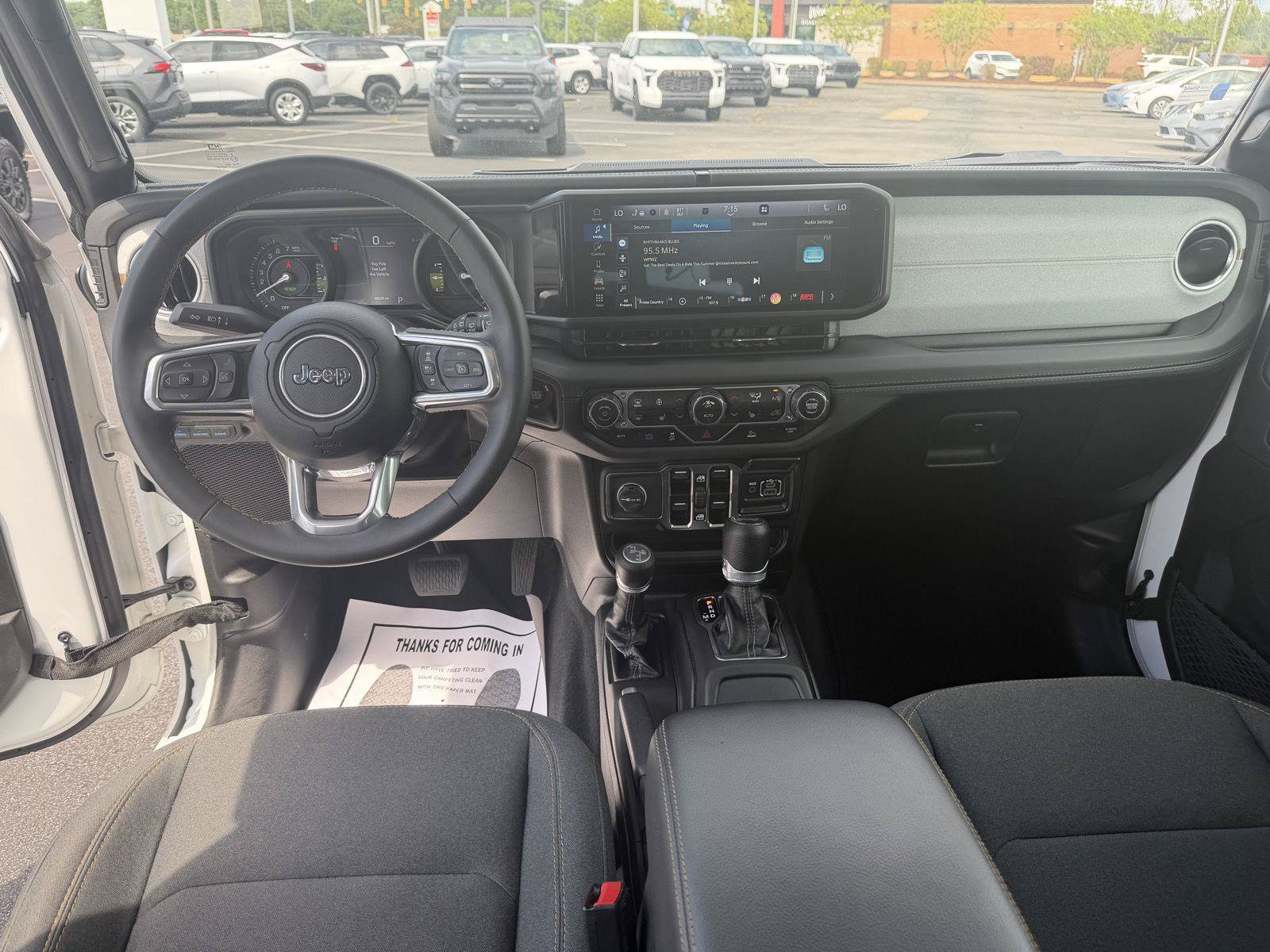 Used 2024 Jeep Wrangler Unlimited Sahara AWD/4WD image 15