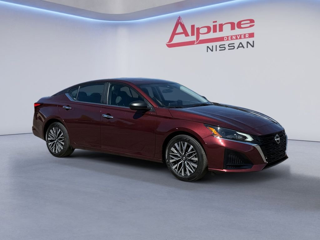 Used 2025 Nissan Altima 2.5 SV FWD image 7