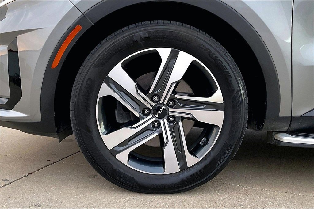 Certified 2022 Kia Sorento SX Prestige w/ Panoramic Sunroof Package image 9