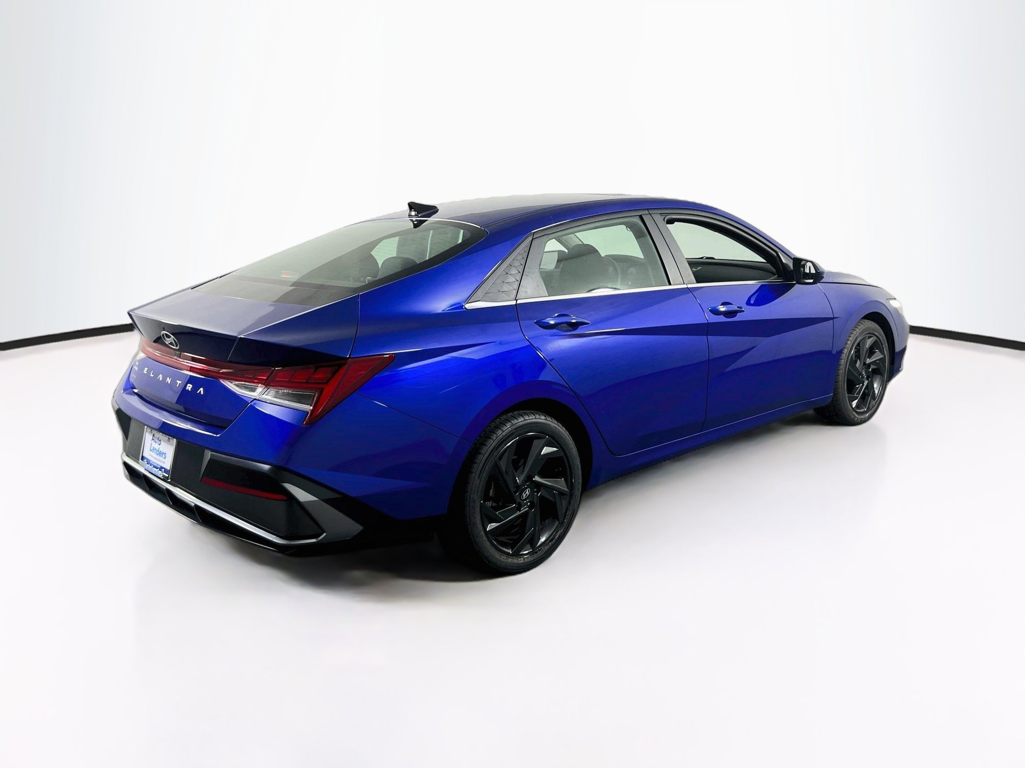 Used 2024 Hyundai Elantra SEL w/ Convenience Package FWD image 5