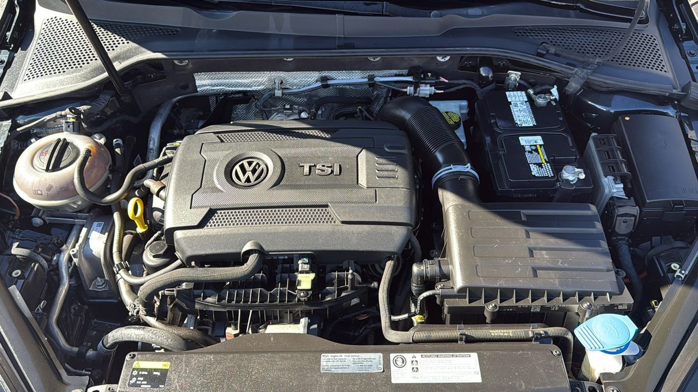 Used 2015 Volkswagen GTI SE FWD image 27