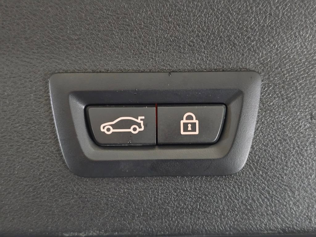 Certified 2023 BMW X4 xDrive30i w/ Premium Package image 11