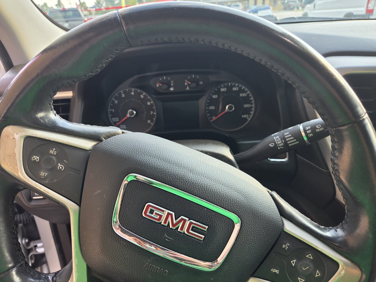 Used 2018 GMC Acadia SLE w/ LPO, Floor Liner Package FWD image 10