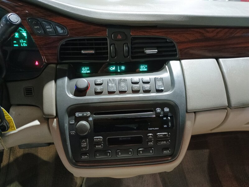 Used 2001 Cadillac De Ville FWD image 39