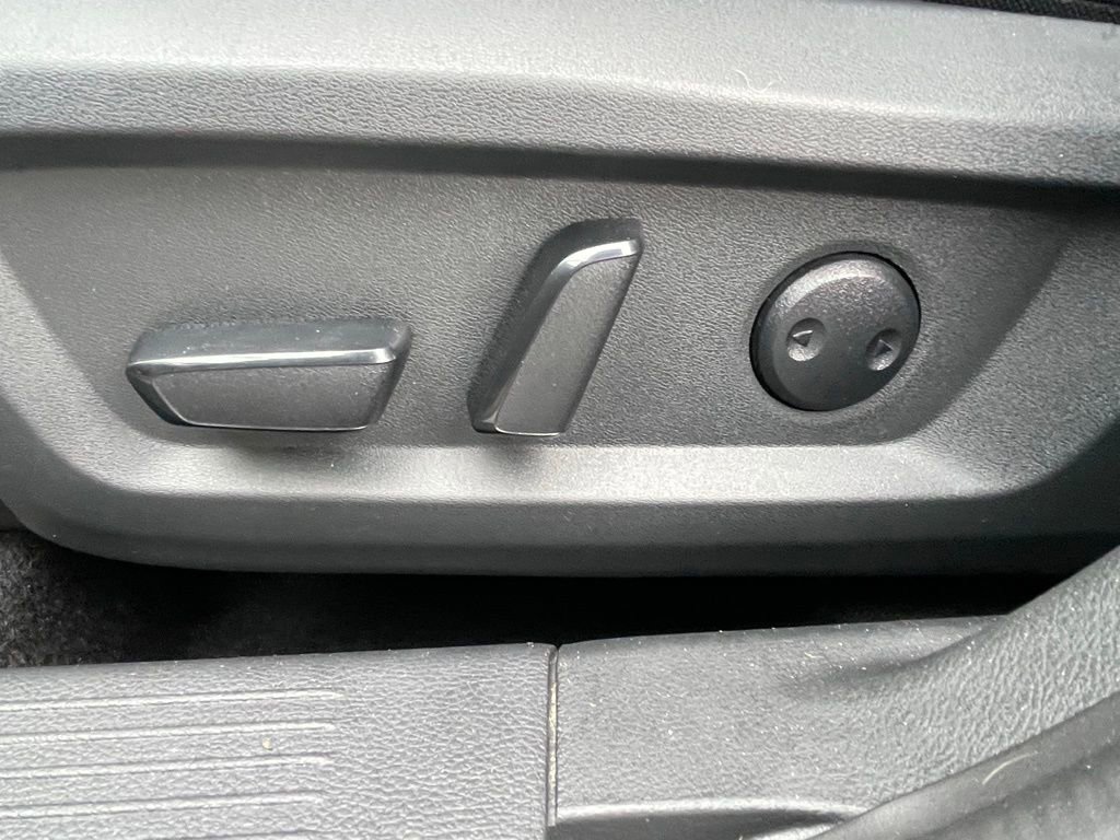 Used 2025 Nissan Rogue SV w/ Rock Creek Premium Package image 30