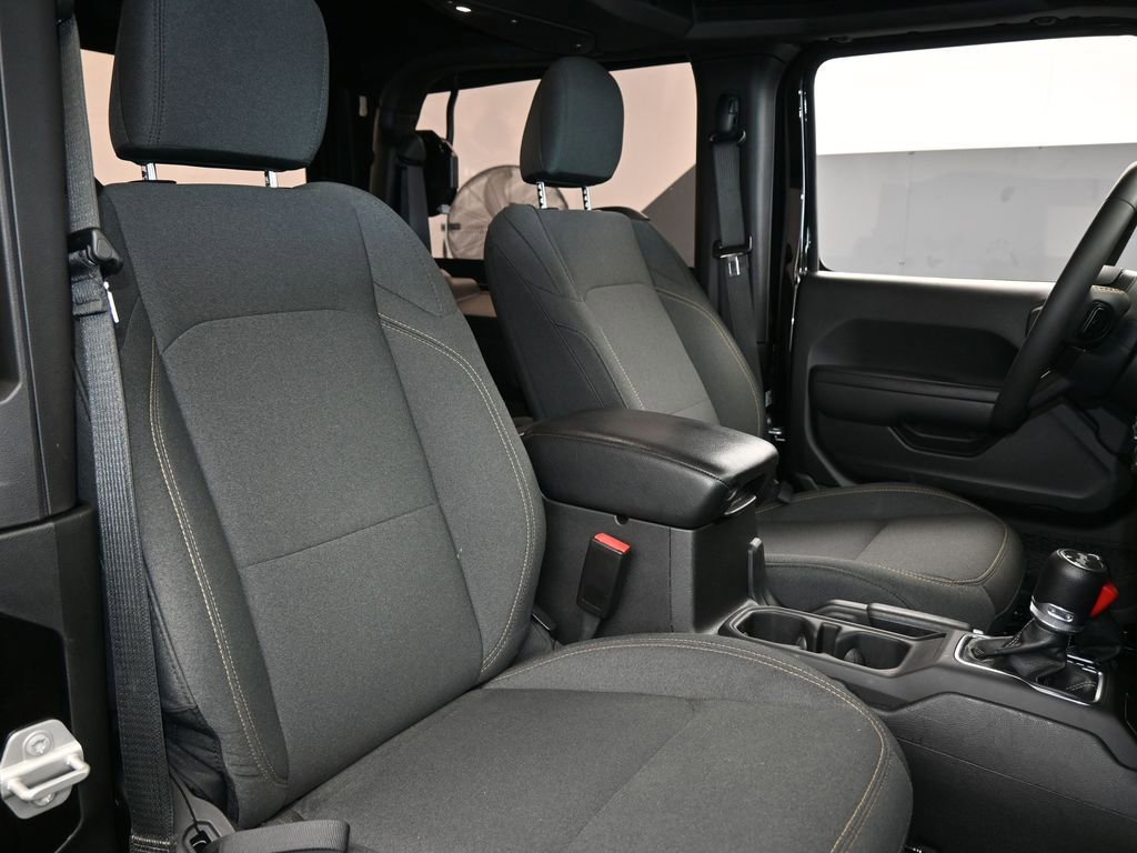 Used 2024 Jeep Wrangler Sport S image 31
