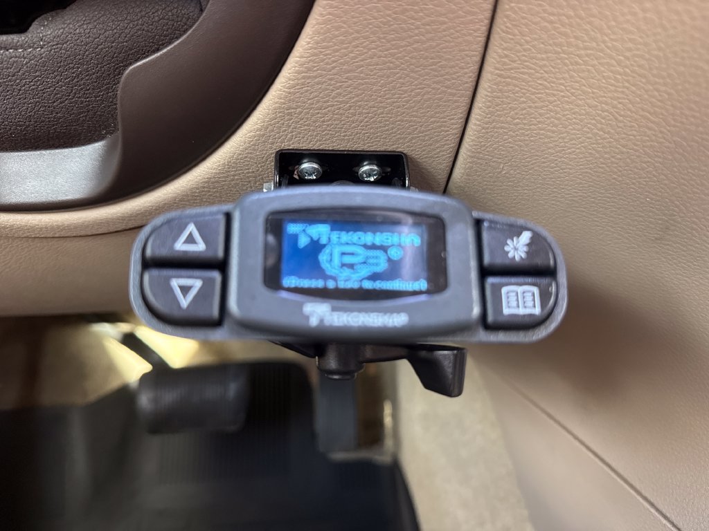 Used 2017 Jeep Grand Cherokee Overland w/ Jeep Active Safety Group AWD/4WD image 14