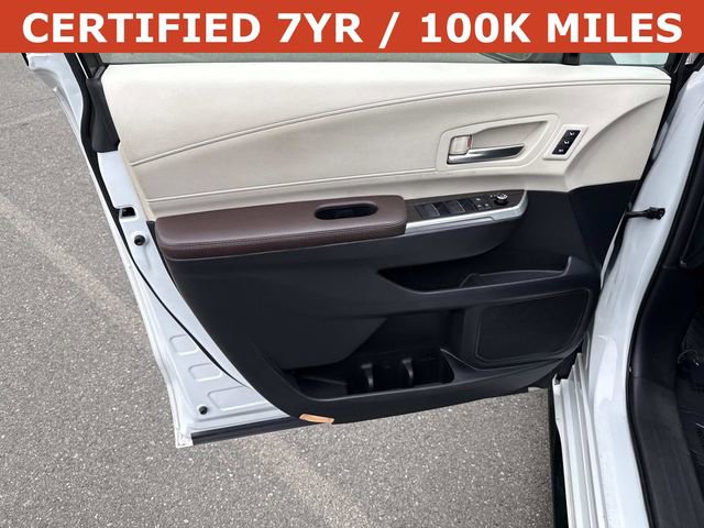 Used 2022 Toyota Sienna Platinum AWD/4WD image 13
