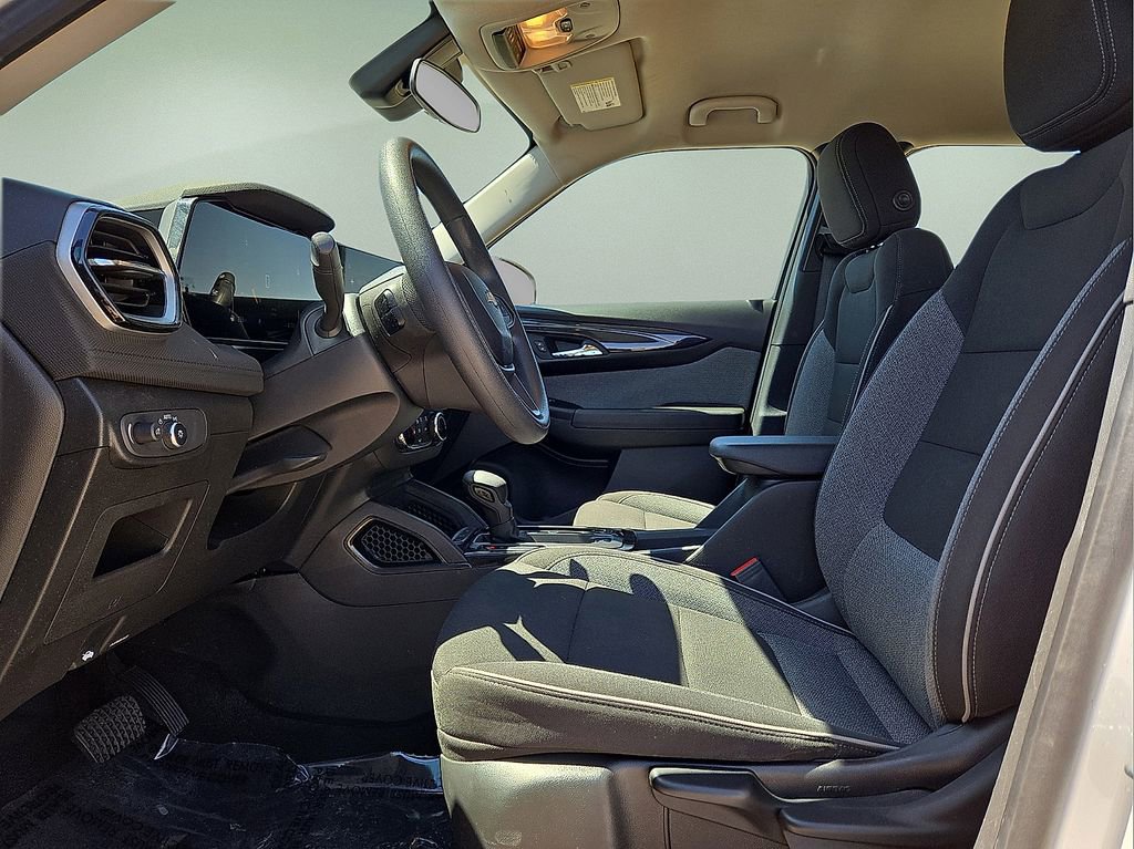 Used 2024 Chevrolet TrailBlazer LS FWD image 21