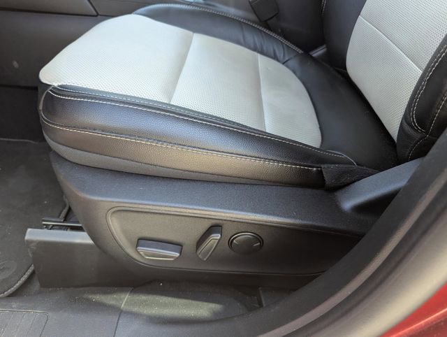 Used 2022 Ford Escape Titanium w/ Titanium Premium Package image 29