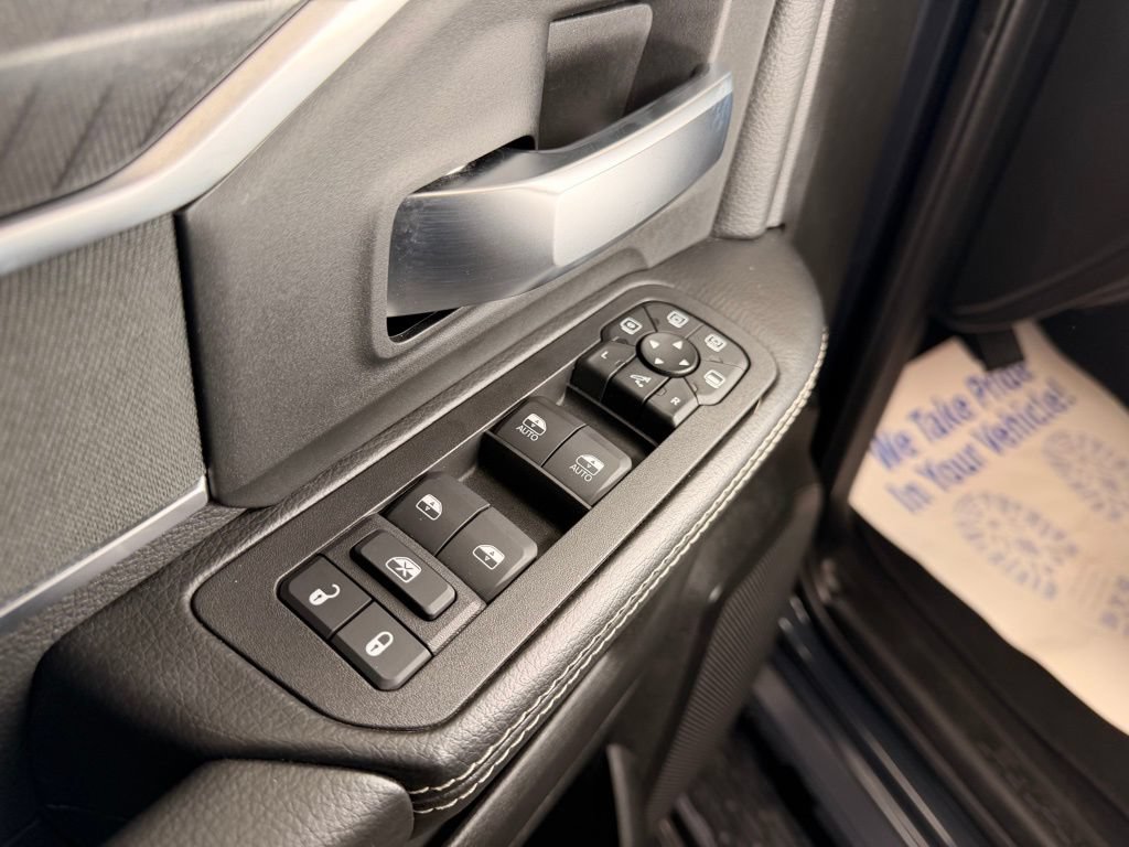 Used 2025 RAM 2500 Big Horn AWD/4WD image 4