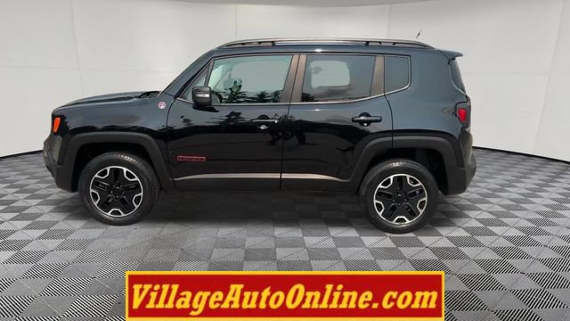 Used 2017 Jeep Renegade Trailhawk AWD/4WD image 39