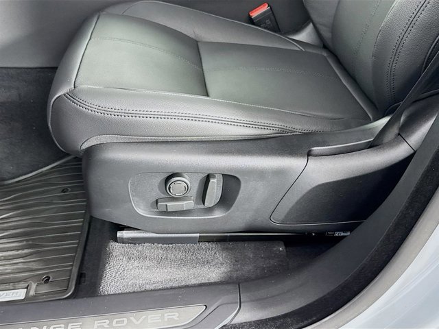 Used 2026 Land Rover Range Rover Velar Dynamic SE image 22