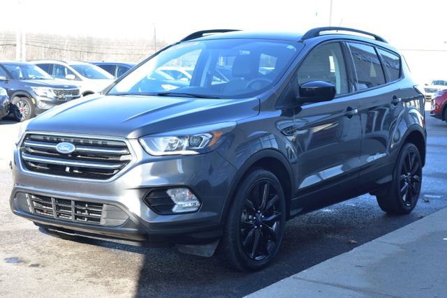 Used 2017 Ford Escape SE w/ SE Sport Appearance Package image 12