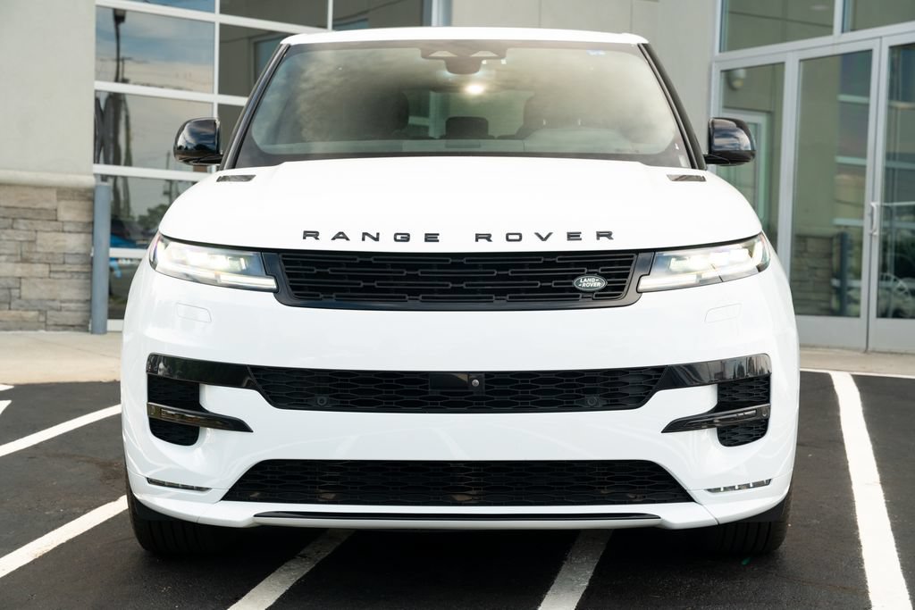 Used 2024 Land Rover Range Rover Sport Dynamic SE AWD/4WD image 4