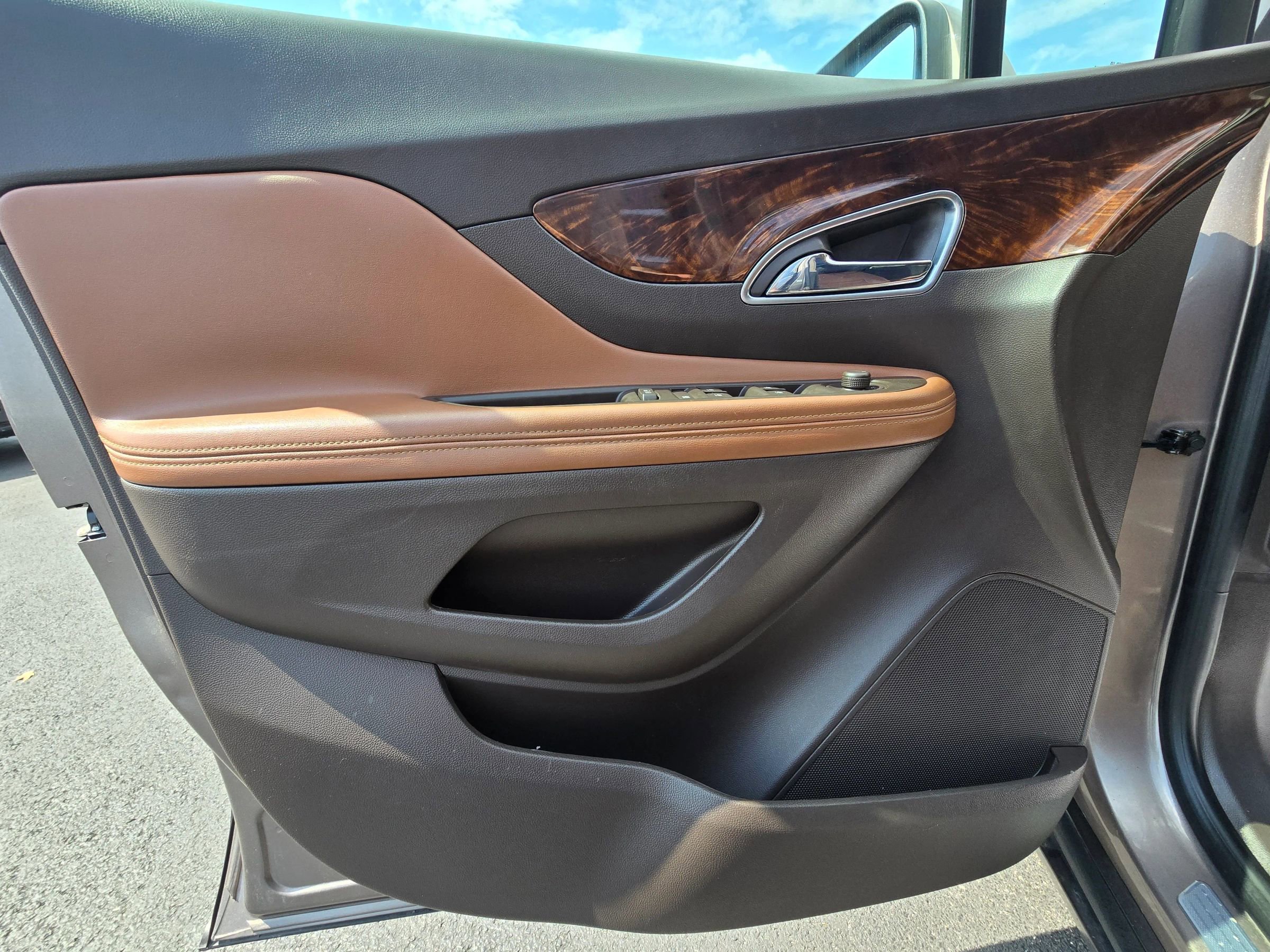 Used 2015 Buick Encore Leather w/ Experience Buick Package image 6