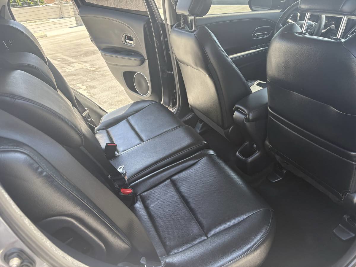 Used 2019 Honda HR-V Touring image 17