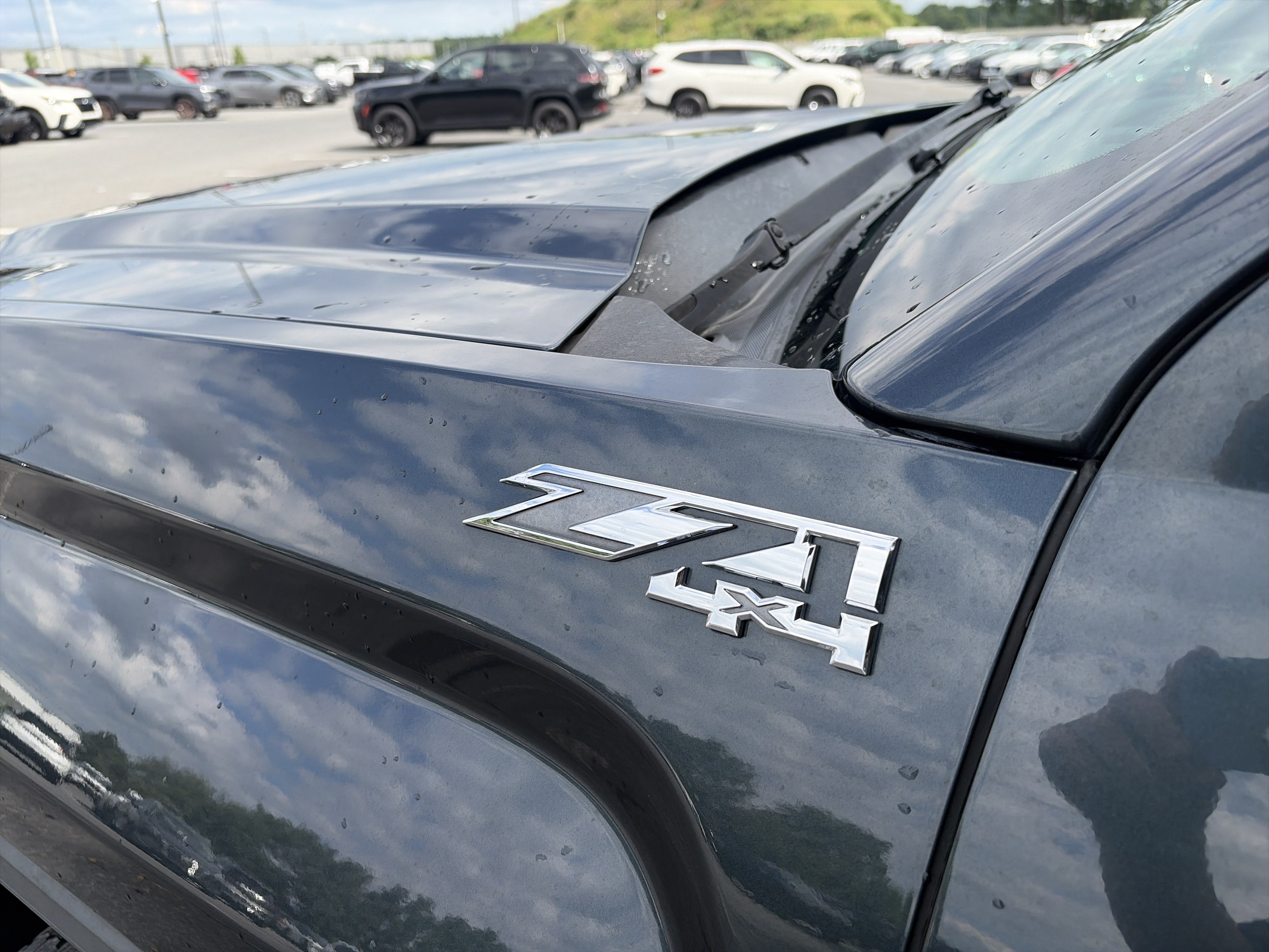 Used 2017 GMC Sierra 1500 SLT AWD/4WD image 9