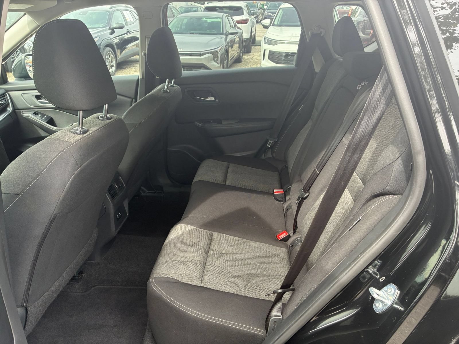 Used 2025 Nissan Rogue SV FWD image 21