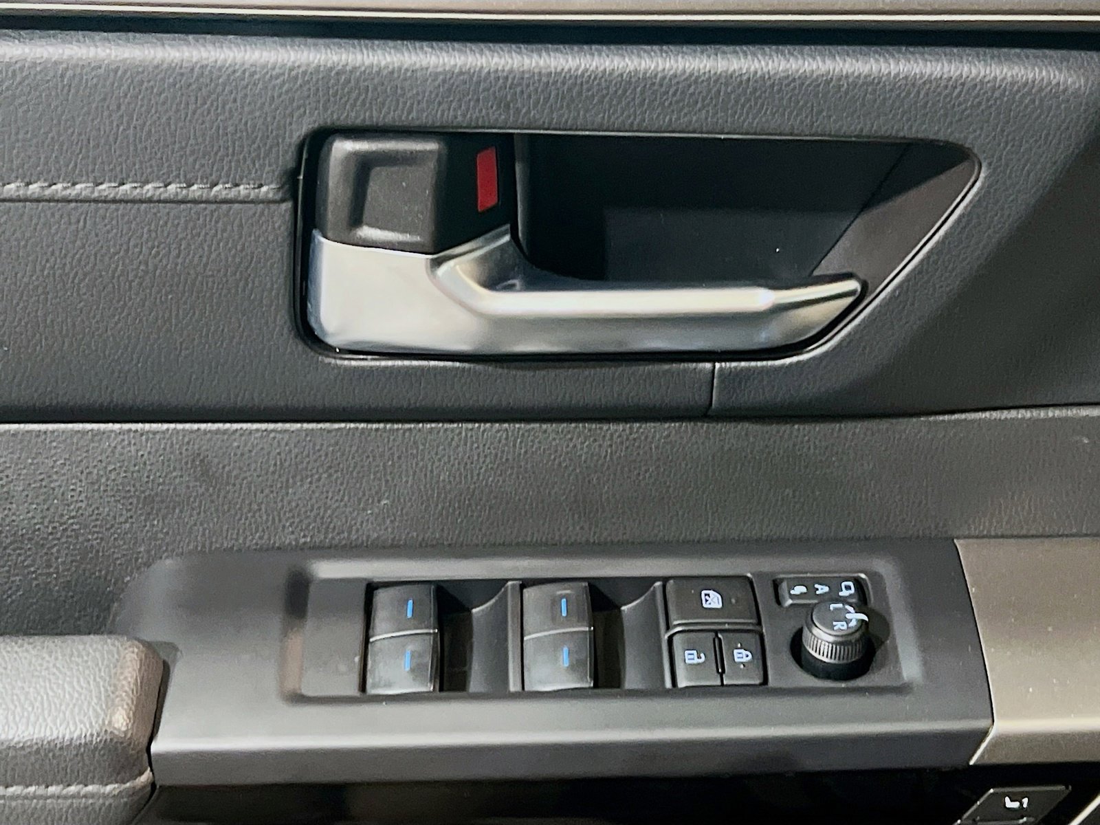 Used 2024 Toyota Sequoia Limited image 13