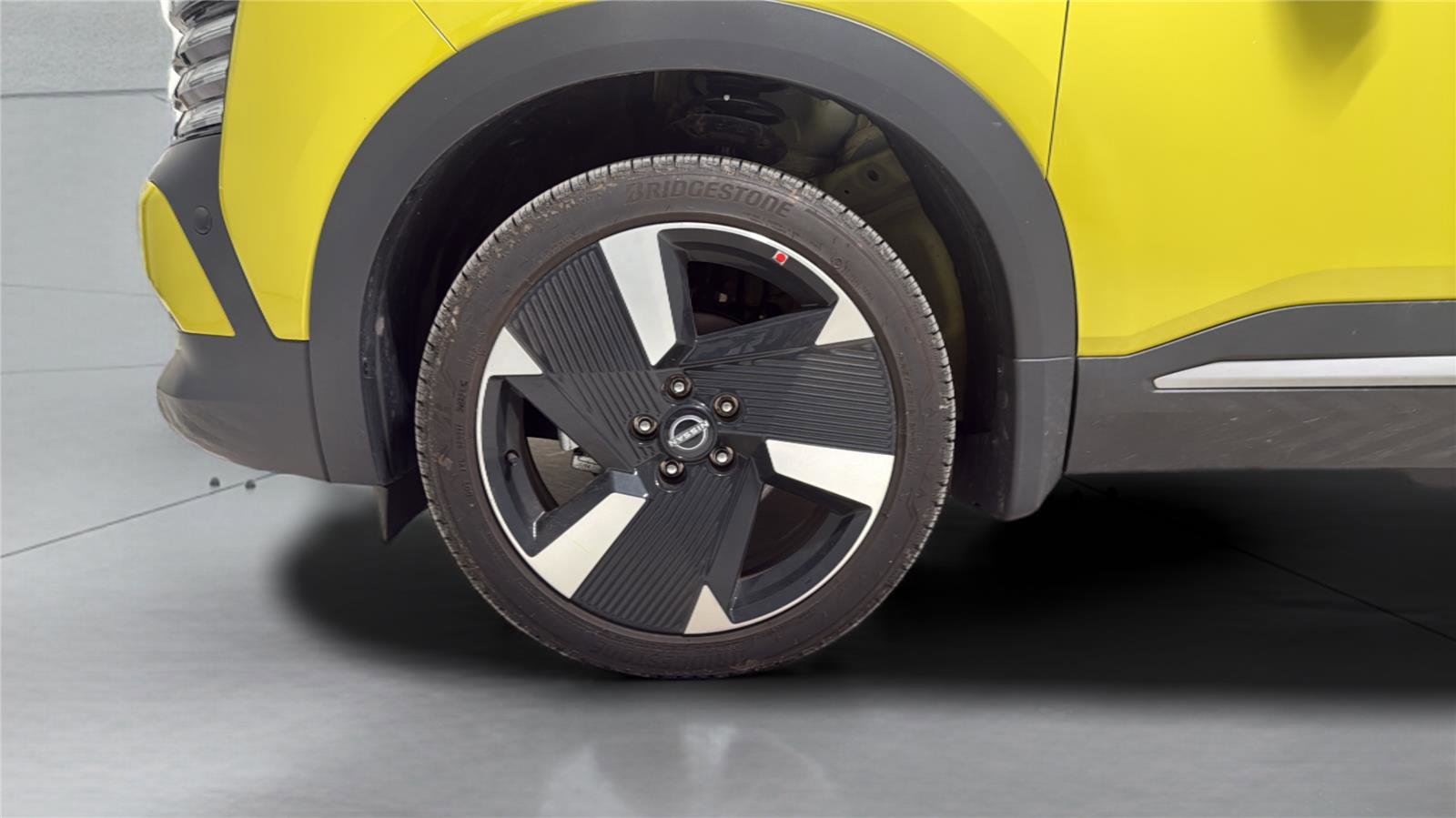 Used 2025 Nissan Kicks SR AWD/4WD image 23