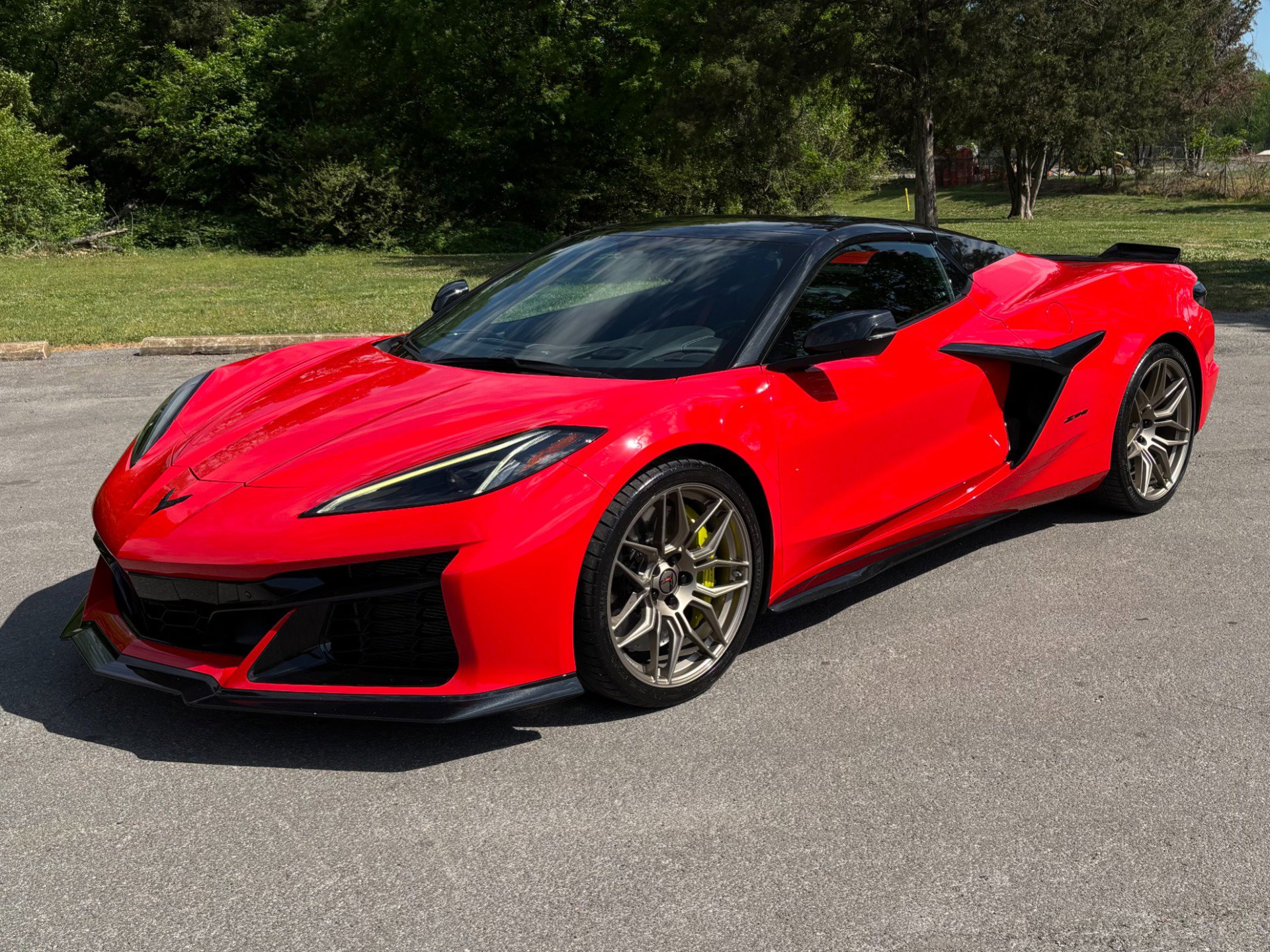 Used 2023 Chevrolet Corvette Z06 w/ Stealth Interior Trim Package RWD image 2