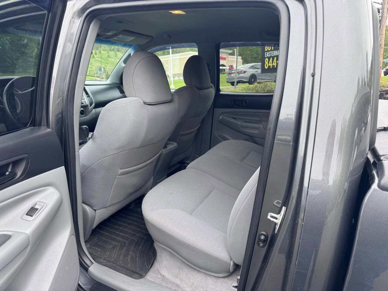 Used 2011 Toyota Tacoma 4x4 Double Cab w/ TRD Sport Pkg image 9