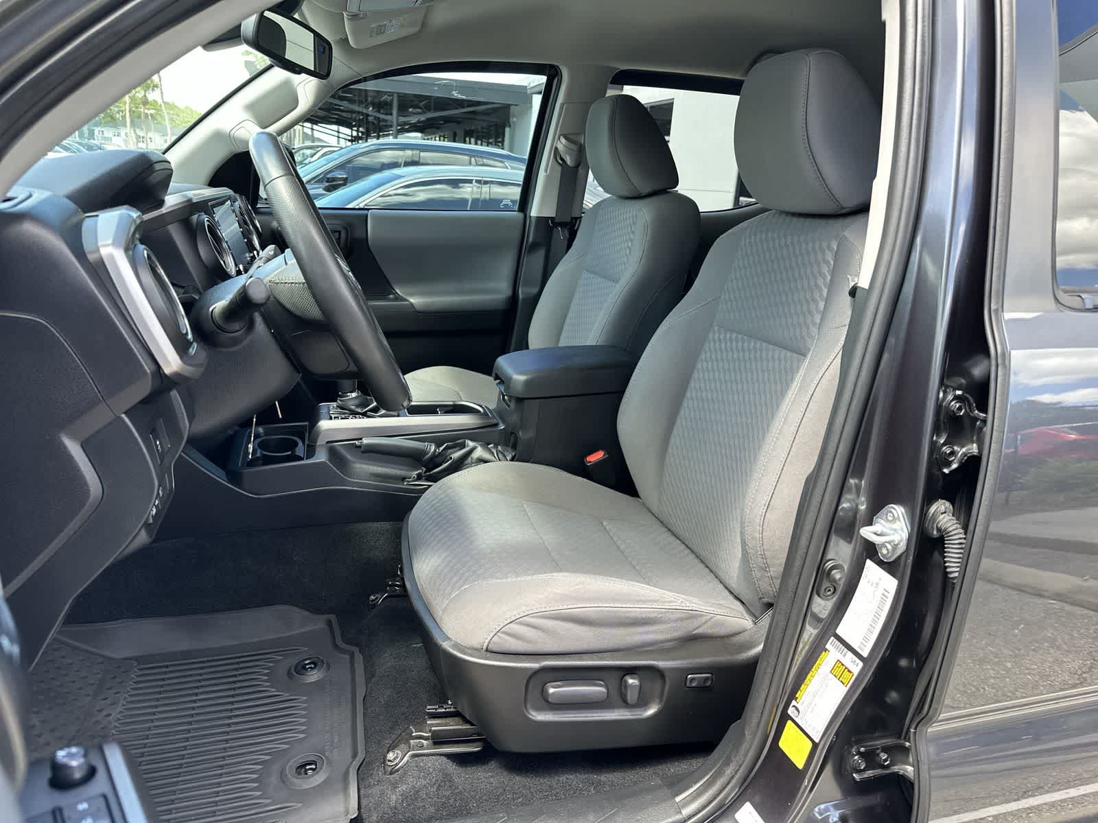 Used 2021 Toyota Tacoma SR5 RWD image 3