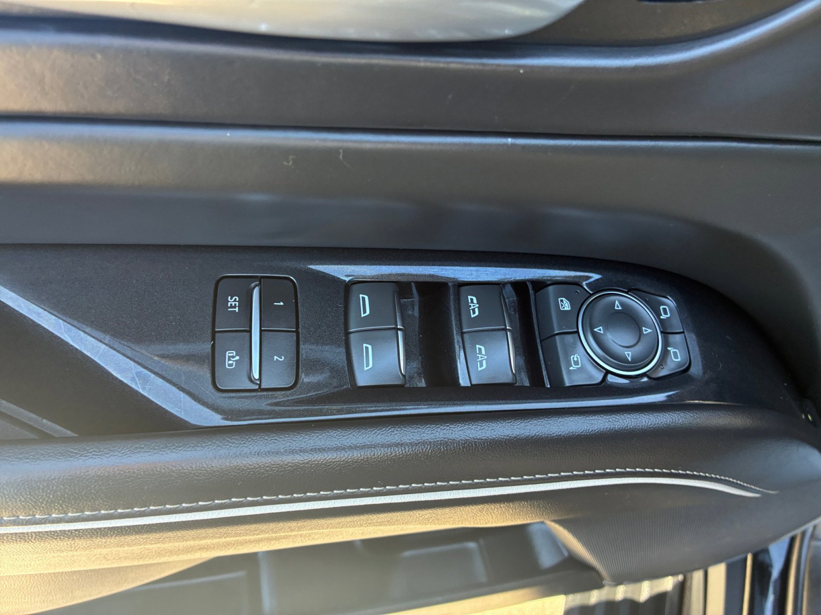 Used 2023 Cadillac Escalade ESV V w/ Heavy-Duty Trailer Package image 13