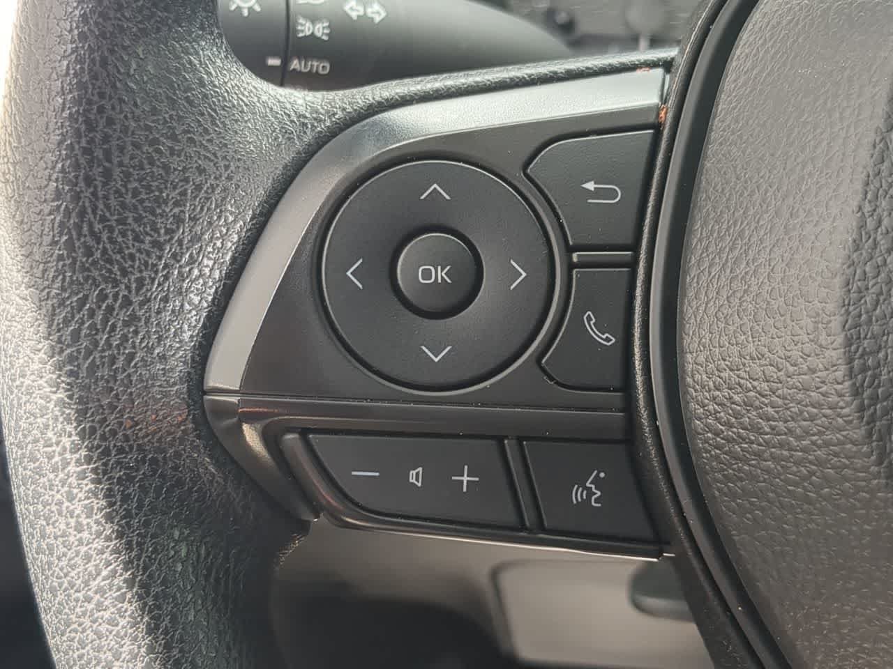 Used 2025 Toyota Corolla LE FWD image 23