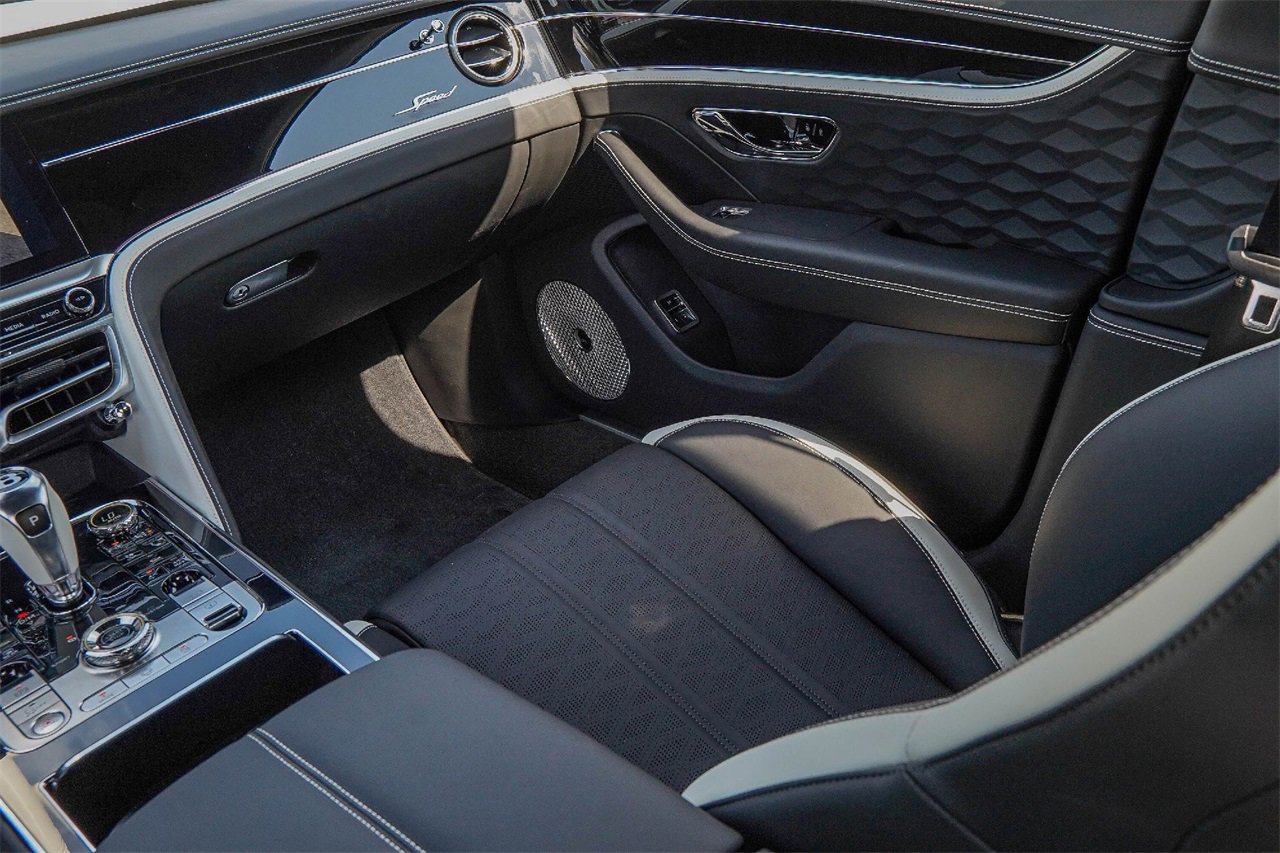 New 2026 Bentley Flying Spur Plug-In Hybrid image 36