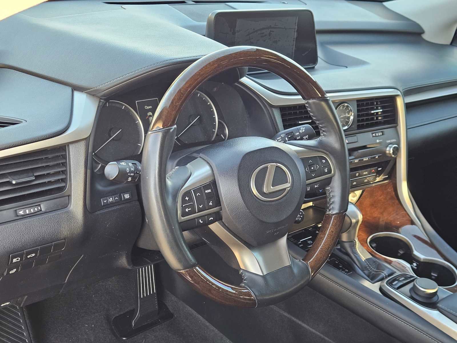 Used 2018 Lexus RX 350 FWD w/ Premium Package image 2