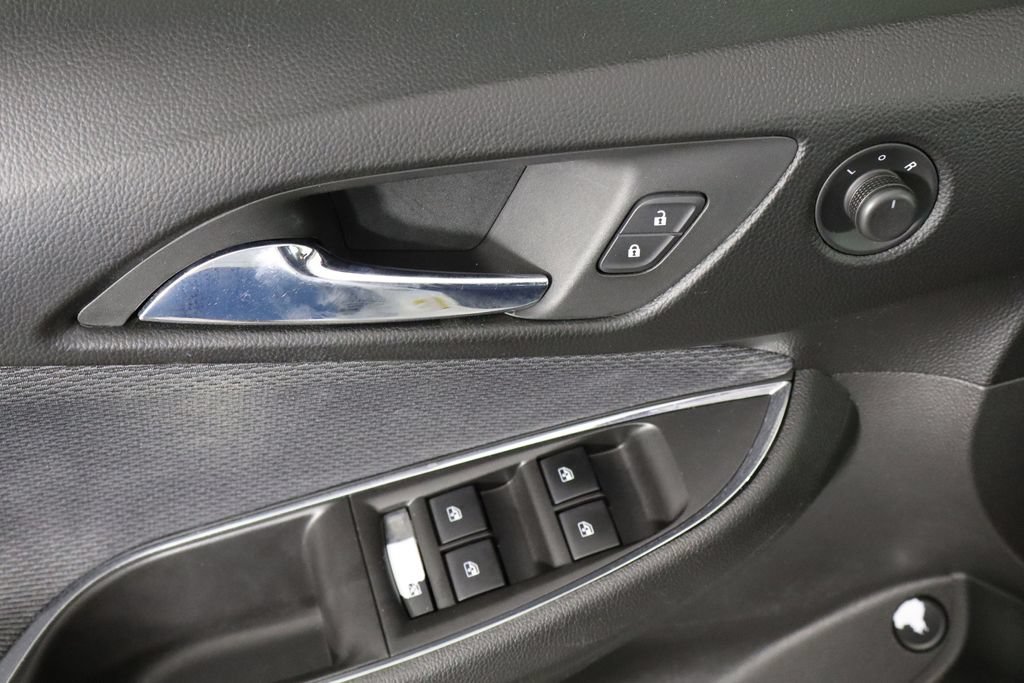 Used 2017 Chevrolet Cruze LS FWD image 18