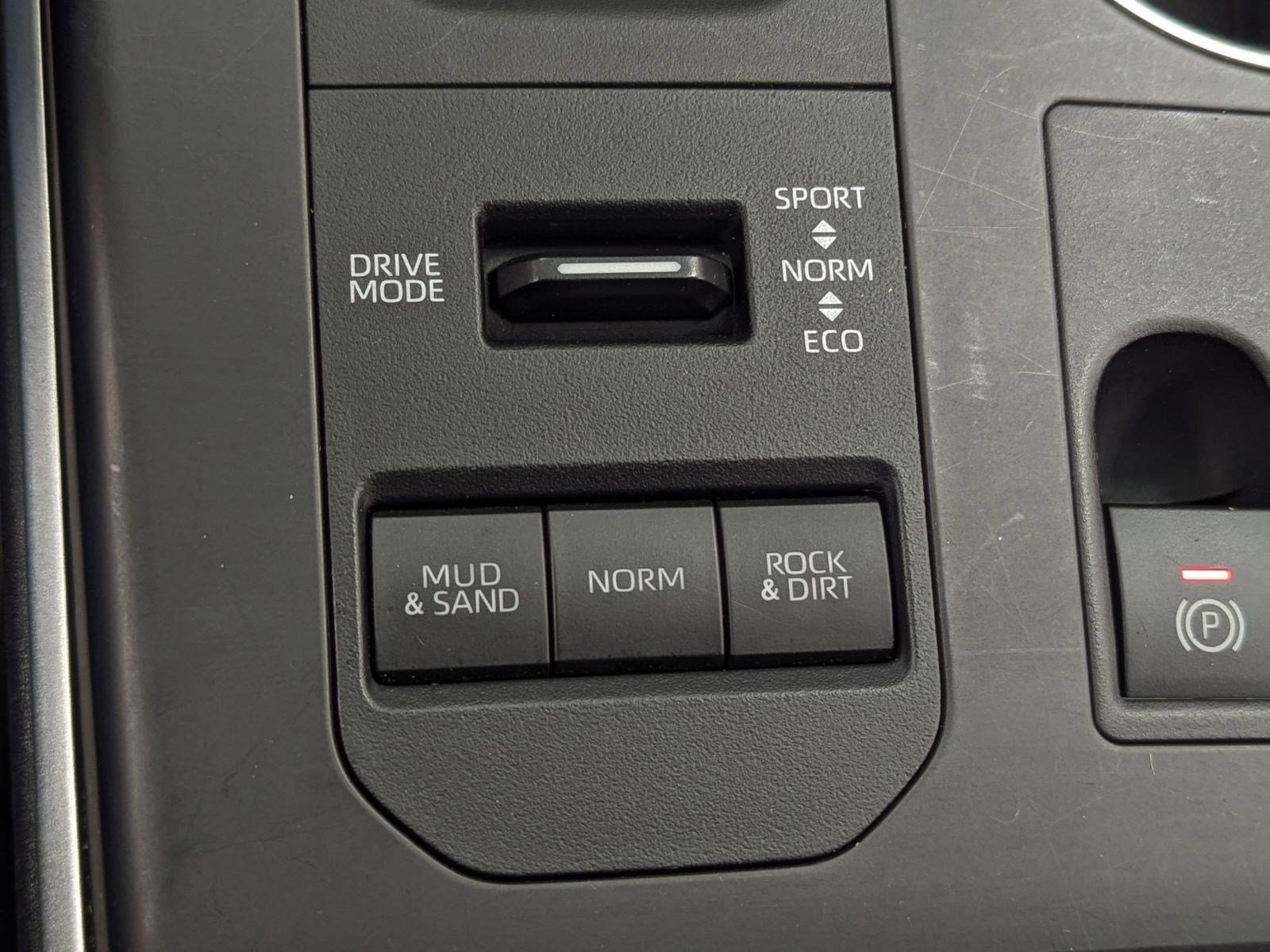 Used 2025 Toyota Highlander XLE image 29