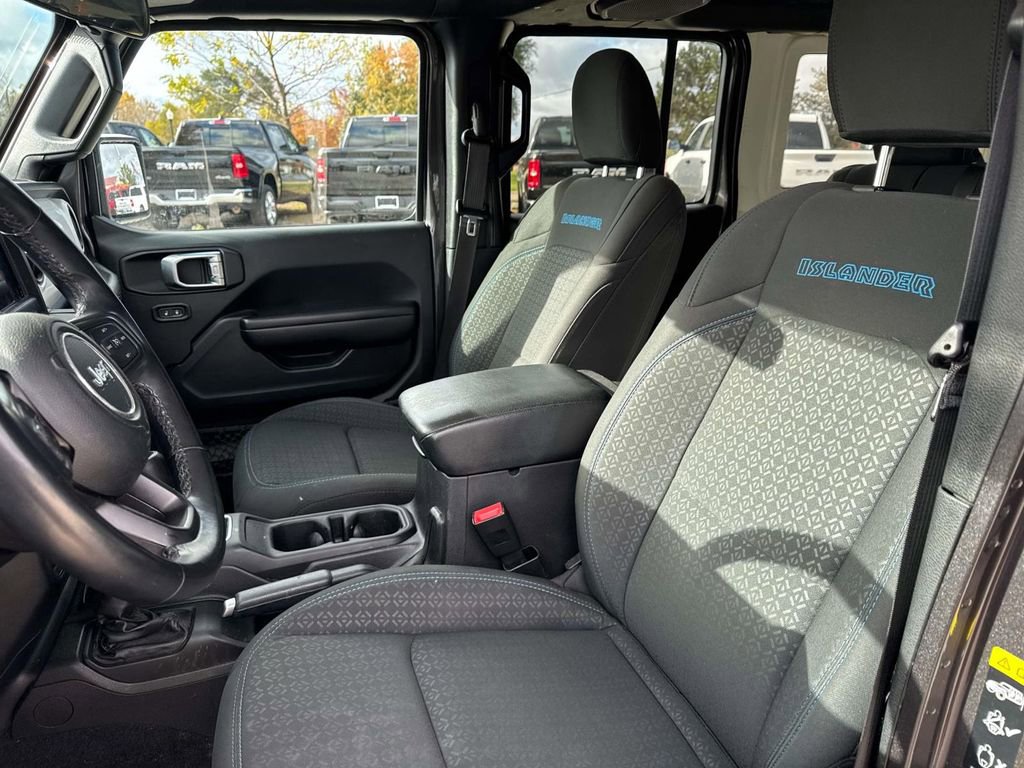 Used 2021 Jeep Wrangler Unlimited Islander image 12