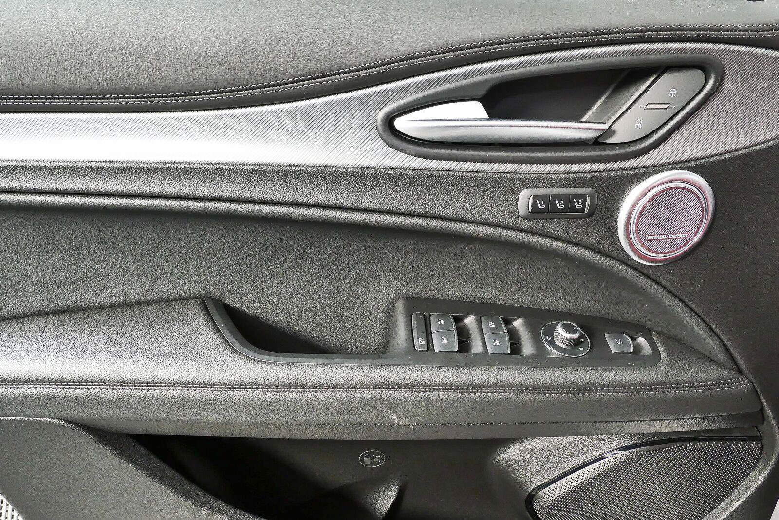 New 2026 Alfa Romeo Stelvio Sprint AWD/4WD image 10