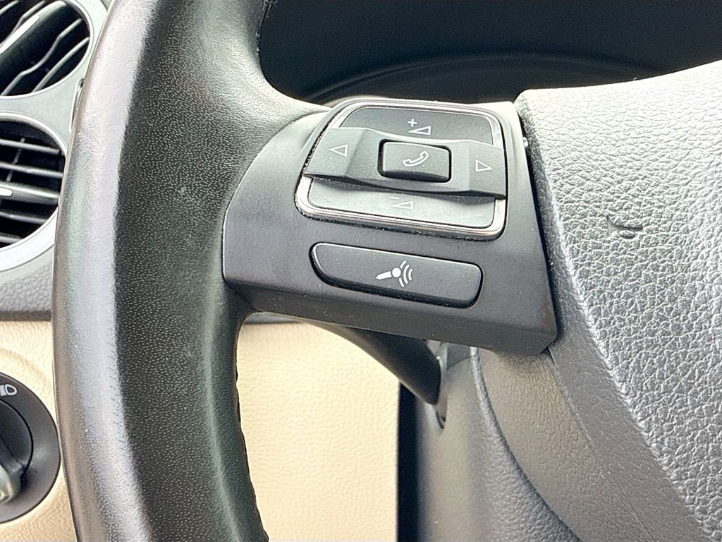 Used 2017 Volkswagen Tiguan S image 34