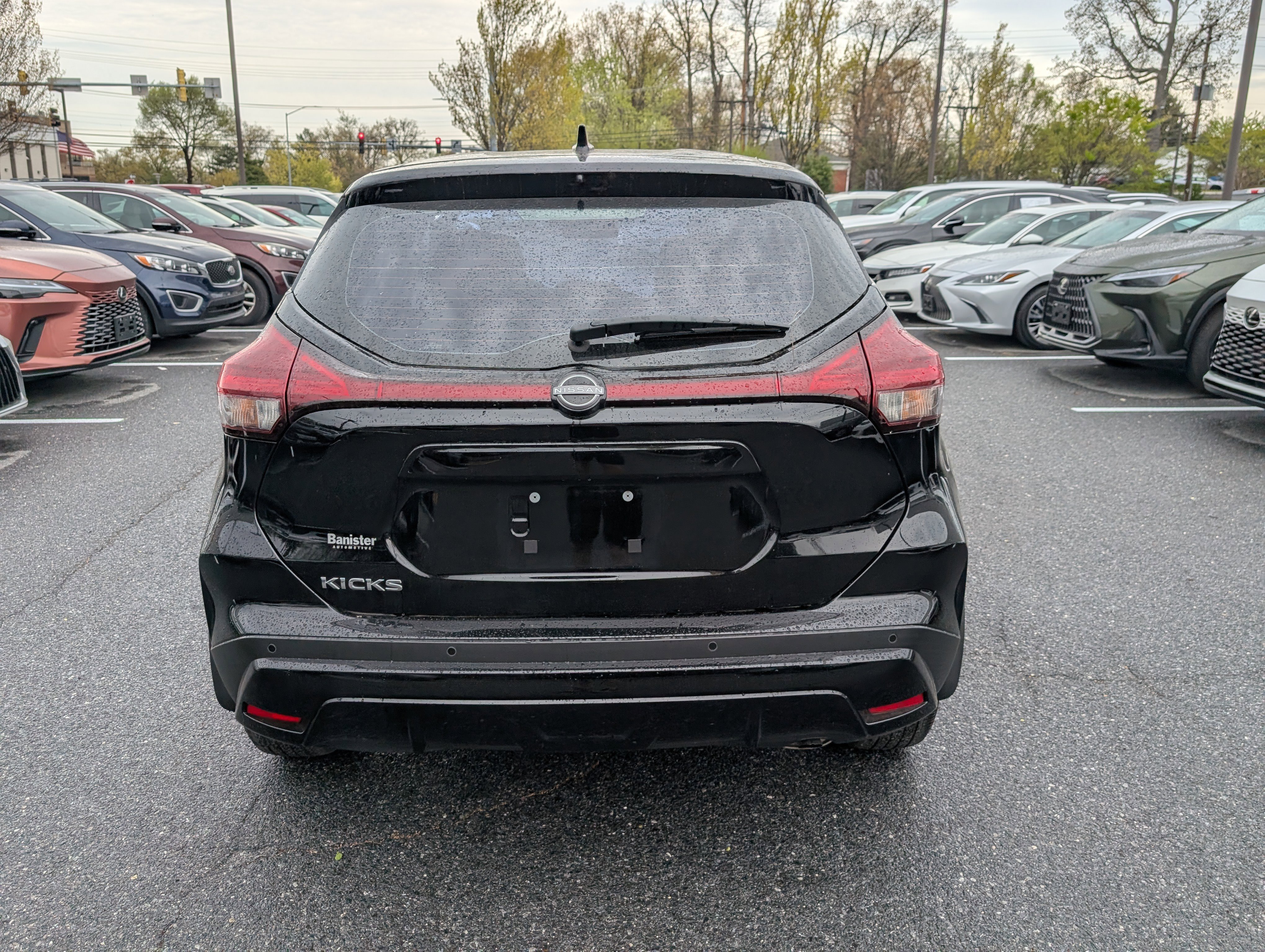 Used 2024 Nissan Kicks S image 4