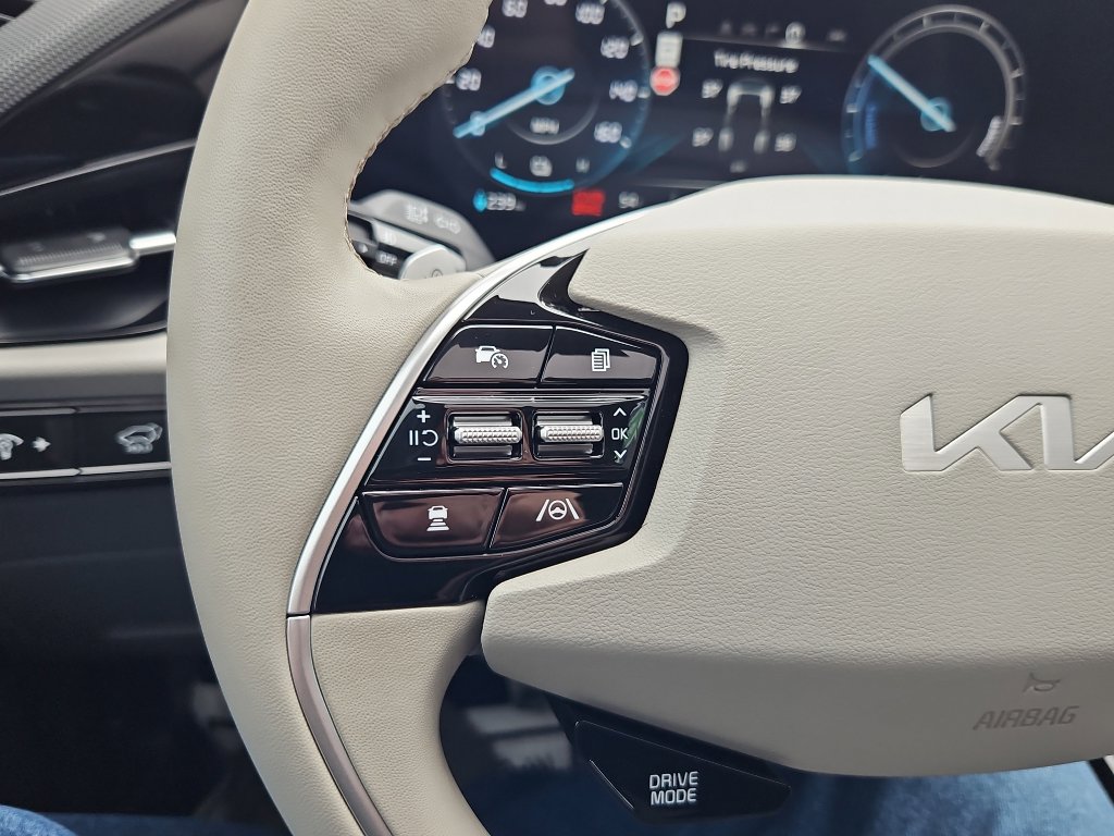 Used 2024 Kia Niro Wave image 8