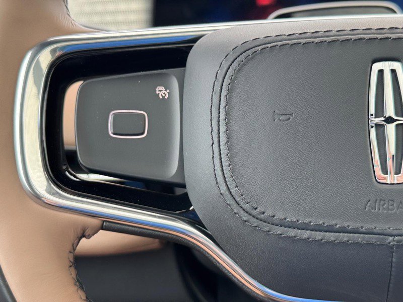 New 2025 Lincoln Navigator L Black Label image 24