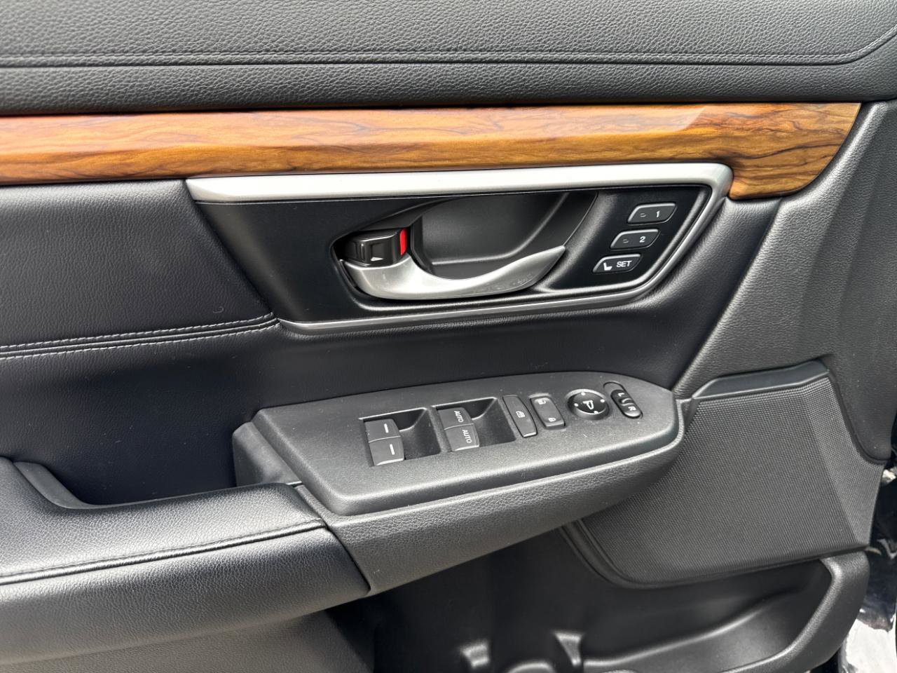 Used 2018 Honda CR-V Touring image 14