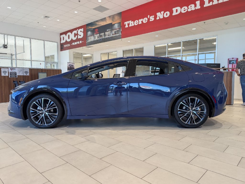 New 2027 Toyota Prius XLE FWD image 2