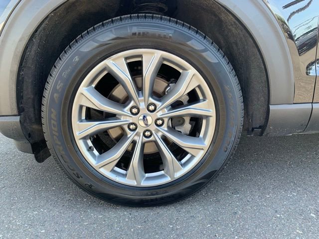 Used 2023 Ford Explorer Limited AWD/4WD image 11